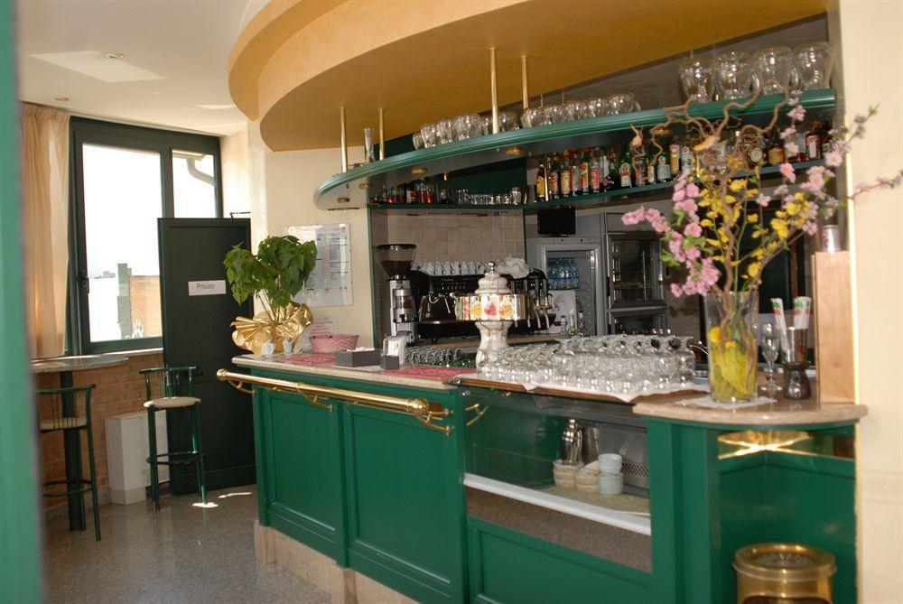 Hotel Gran Delta Rosolina Buitenkant foto
