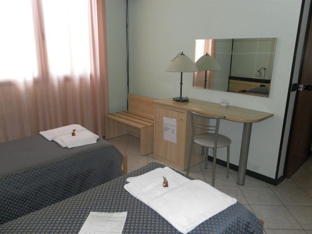 Hotel Gran Delta Rosolina Buitenkant foto