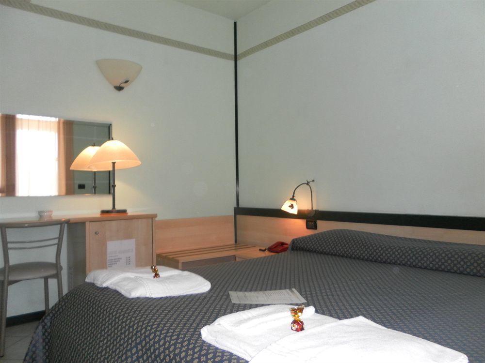 Hotel Gran Delta Rosolina Buitenkant foto
